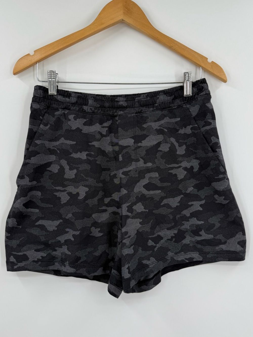 Lululemon Pace Breaker Short | Variegated Mesh Camo Black | Medium